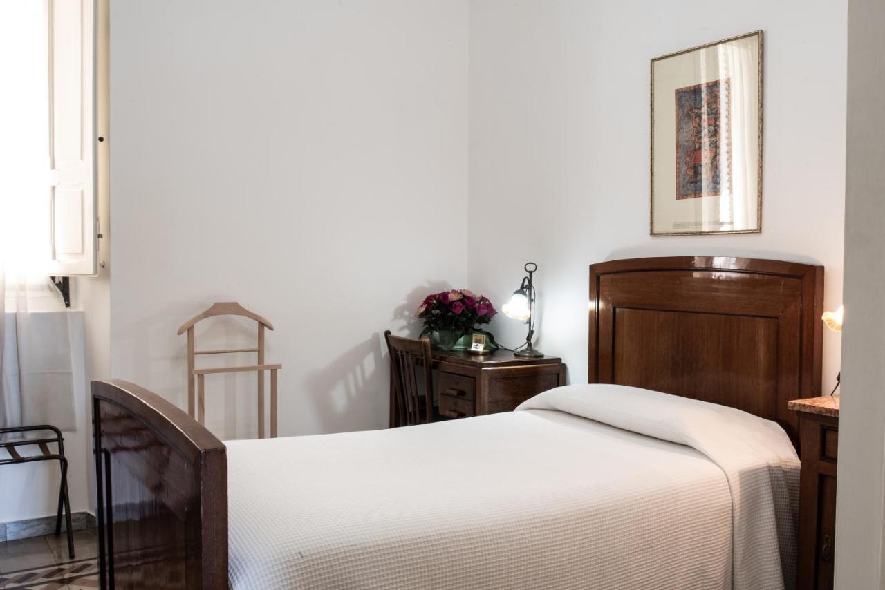 Hotel Aer Bj Vittoria Cagliari Ngoại thất bức ảnh