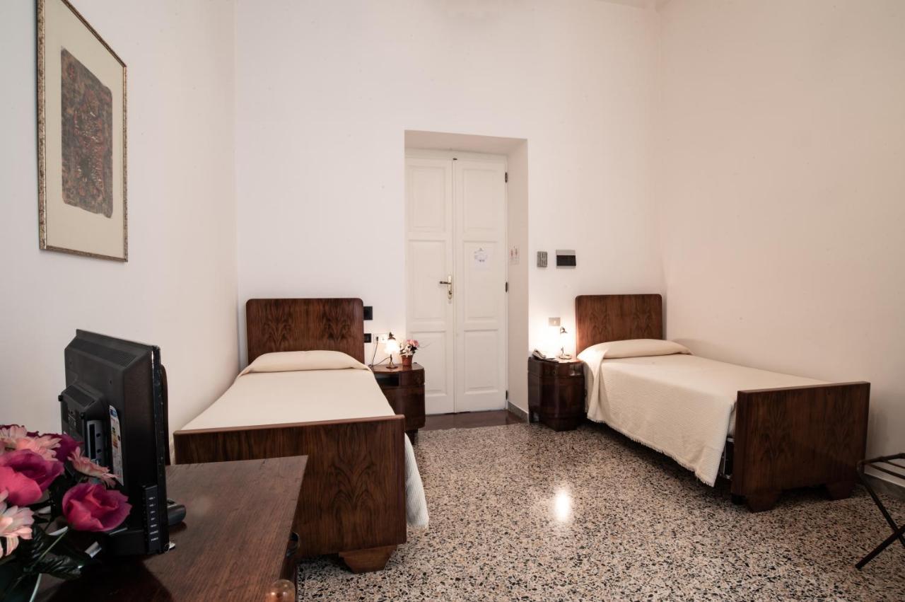 Hotel Aer Bj Vittoria Cagliari Ngoại thất bức ảnh