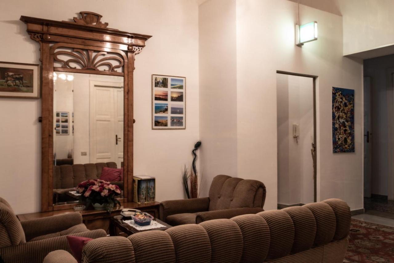 Hotel Aer Bj Vittoria Cagliari Ngoại thất bức ảnh