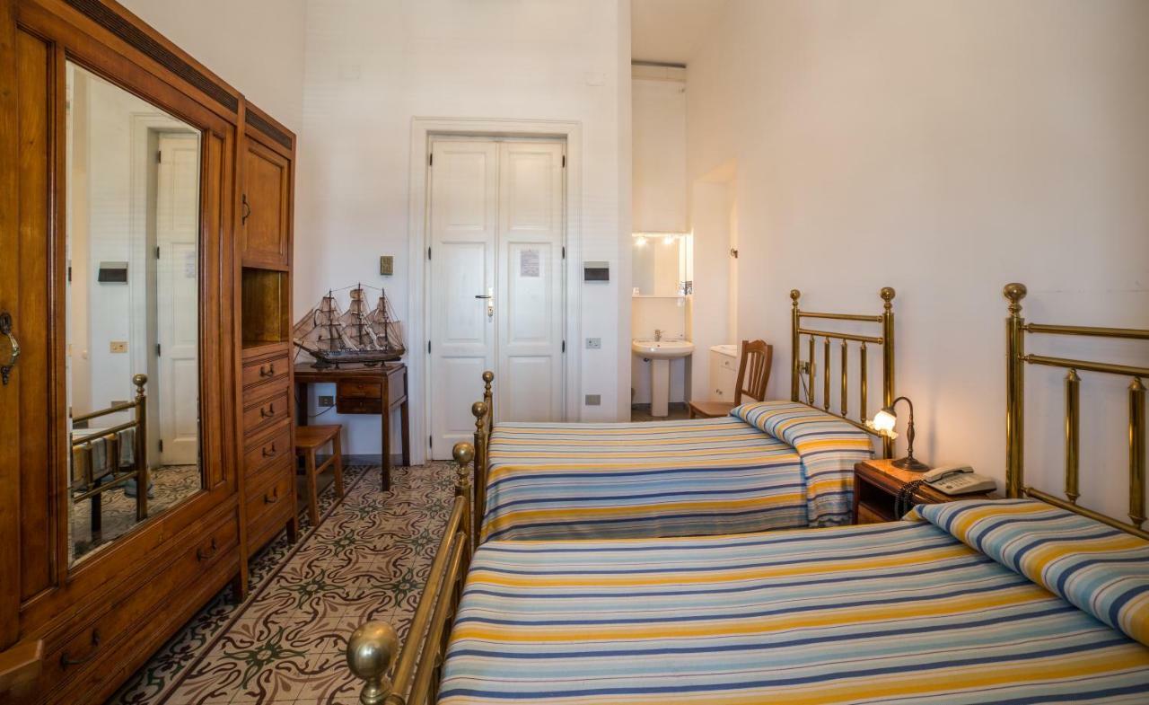 Hotel Aer Bj Vittoria Cagliari Ngoại thất bức ảnh