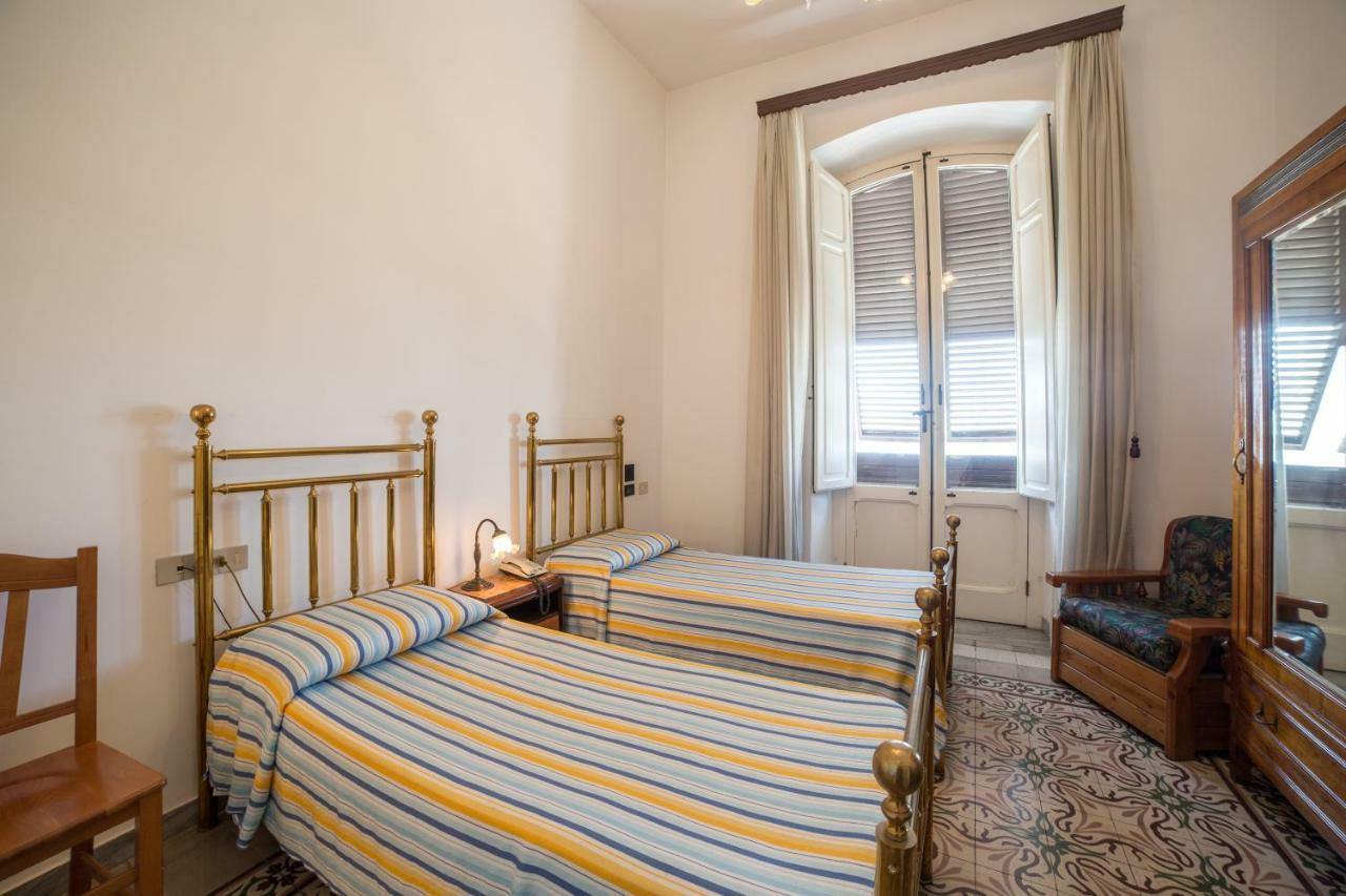 Hotel Aer Bj Vittoria Cagliari Ngoại thất bức ảnh