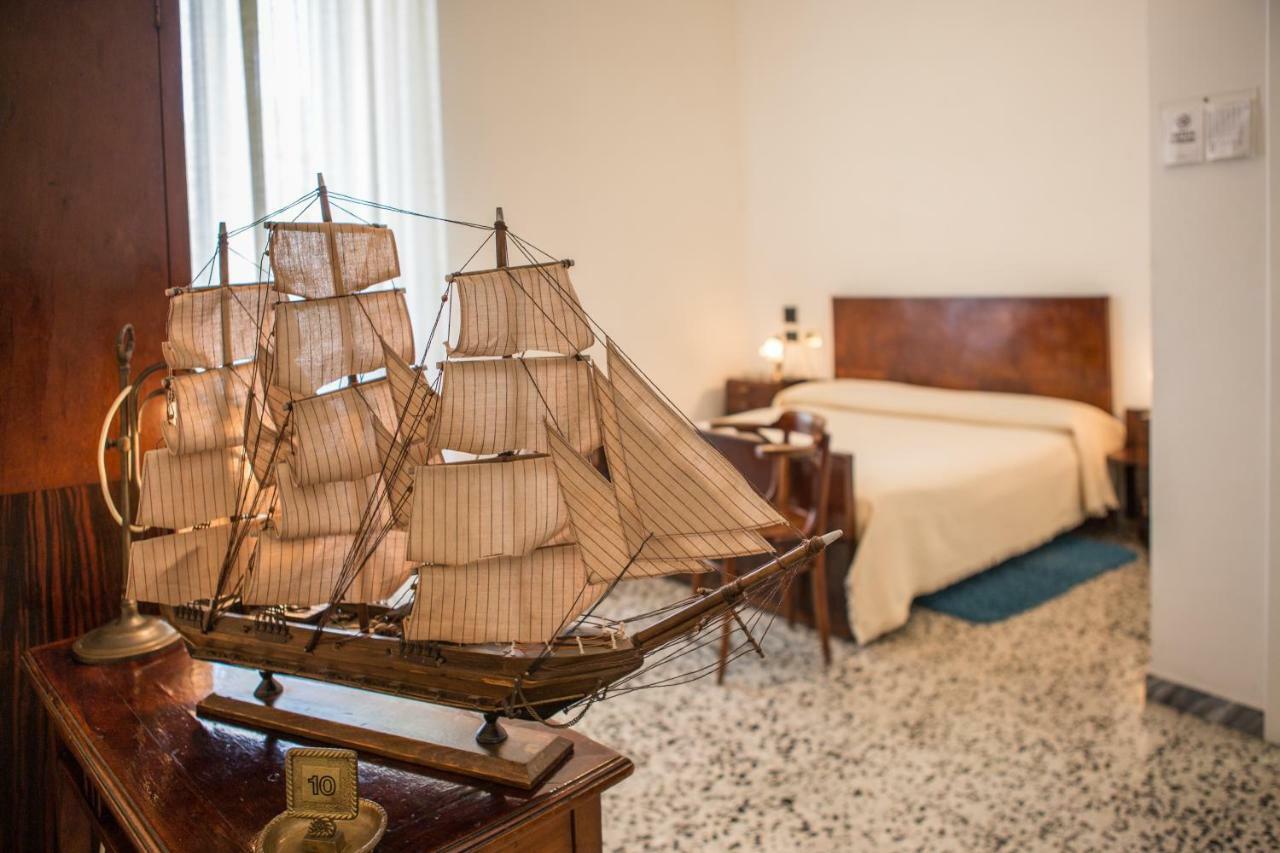 Hotel Aer Bj Vittoria Cagliari Ngoại thất bức ảnh