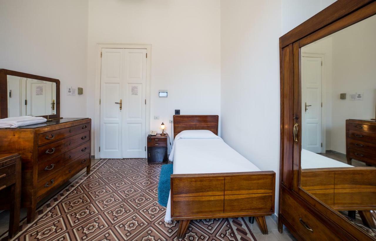 Hotel Aer Bj Vittoria Cagliari Ngoại thất bức ảnh