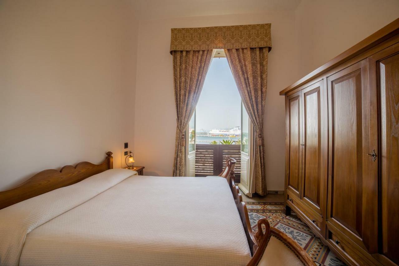 Hotel Aer Bj Vittoria Cagliari Ngoại thất bức ảnh