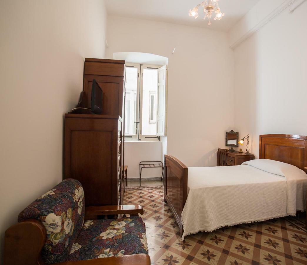Hotel Aer Bj Vittoria Cagliari Ngoại thất bức ảnh